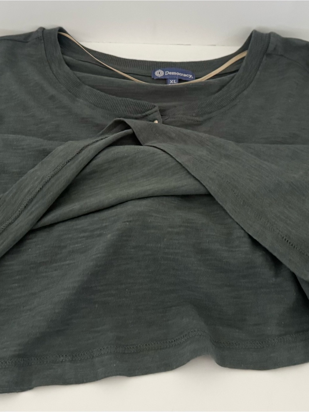 Democracy Women's Green Long Sleeve Knit Cuffs Henley Size XL Gold Buttons - Picture 4 of 15